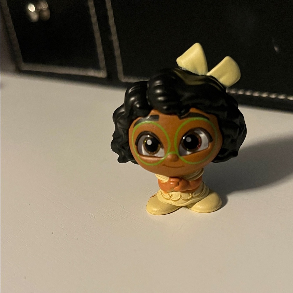 Disney doorables pixel perfect Mirabel